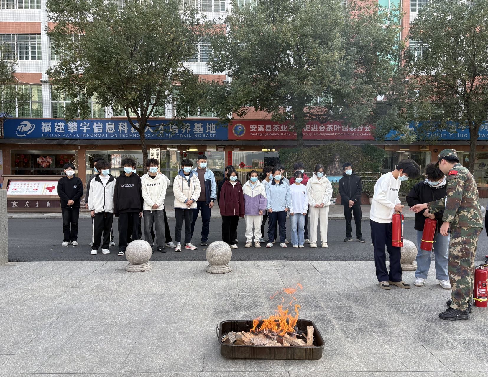 攀宇(宇拓)科技|我司在安溪华侨职校人才培养基地开展消防安全实操演练(图18) 攀宇(宇拓)科技|我司在安溪华侨职校人才培养基地开展消防安全实操演练(图18)