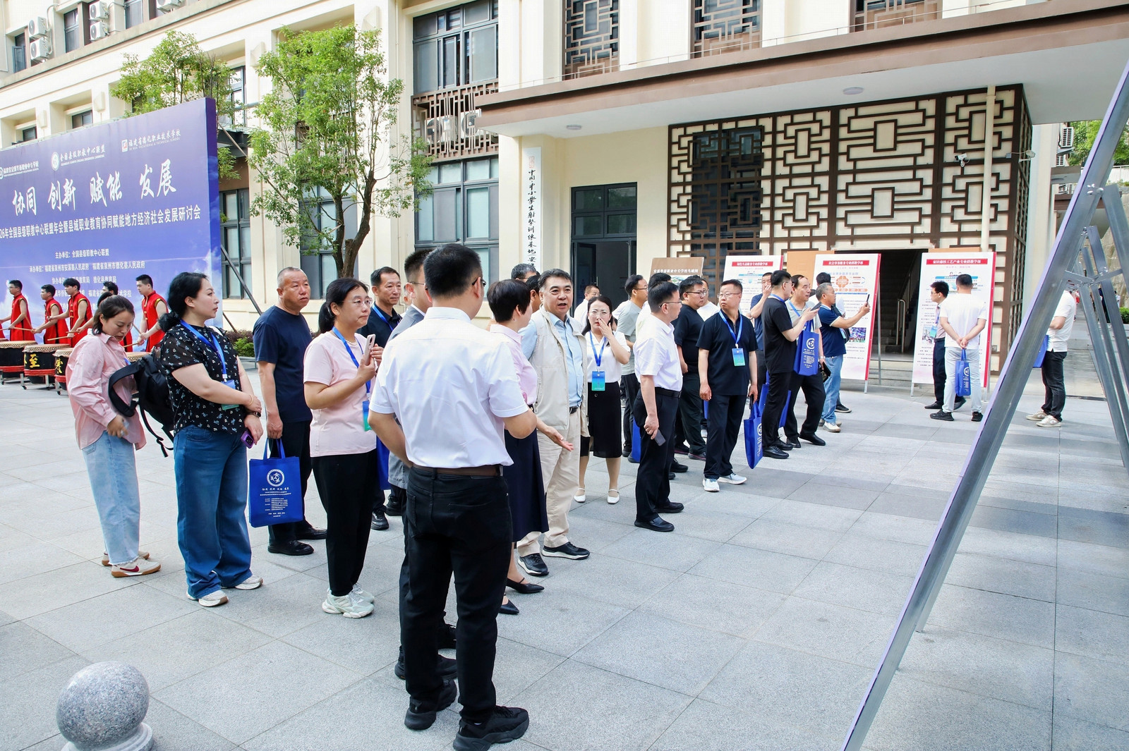 聚焦县域职教,深化产教融合|全国职教联盟年会嘉宾莅临我司考察调研校企合作成果(图8) 聚焦县域职教,深化产教融合|全国职教联盟年会嘉宾莅临我司考察调研校企合作成果(图8)