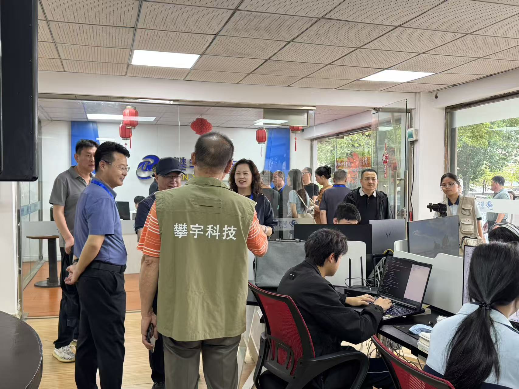 聚焦县域职教,深化产教融合|全国职教联盟年会嘉宾莅临我司考察调研校企合作成果(图15) 聚焦县域职教,深化产教融合|全国职教联盟年会嘉宾莅临我司考察调研校企合作成果(图15)