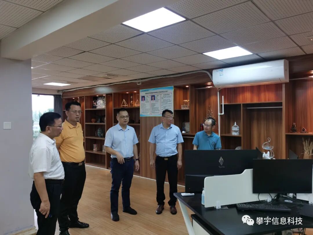 校企合作&共育新才｜福州大学厦门工艺美术学院林金强副书记一行莅临我司人才培养基地参观指导(图4)
